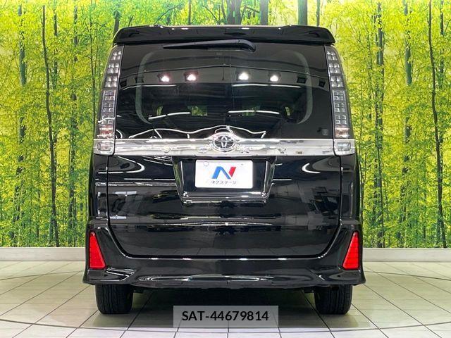 Toyota VOXY 2015-09 6817947-15