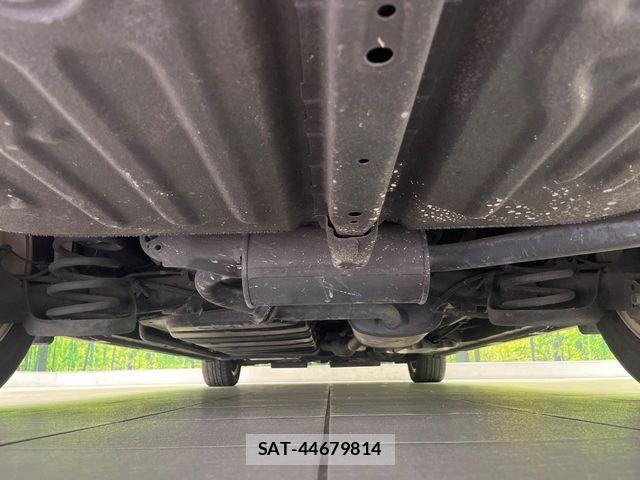 Toyota VOXY 2015-09 6817947-19