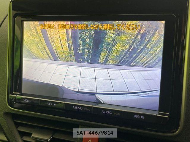 Toyota VOXY 2015-09 6817947-4