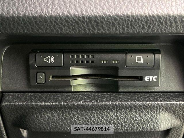 Toyota VOXY 2015-09 6817947-6