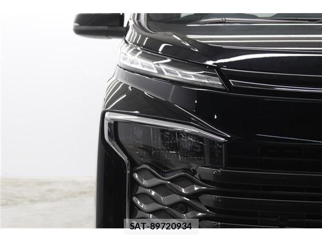 Toyota VOXY 2024-07 6817899-11