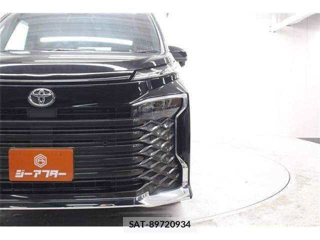 Toyota VOXY 2024-07 6817899-12