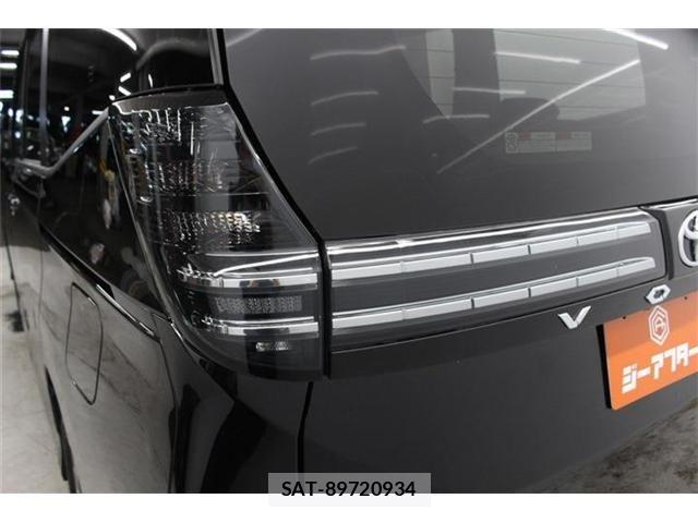 Toyota VOXY 2024-07 6817899-15