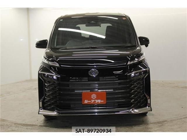Toyota VOXY 2024-07 6817899-1