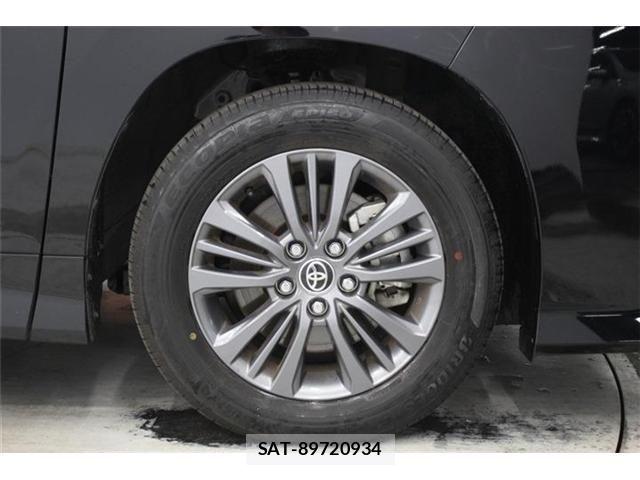 Toyota VOXY 2024-07 6817899-20