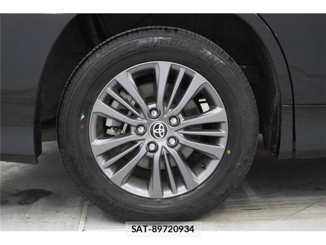Toyota VOXY 2024-07 6817899-23