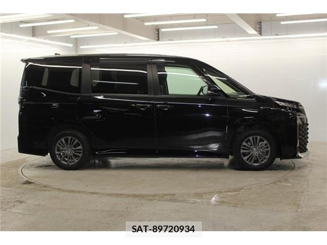 Toyota VOXY 2024-07 6817899-3