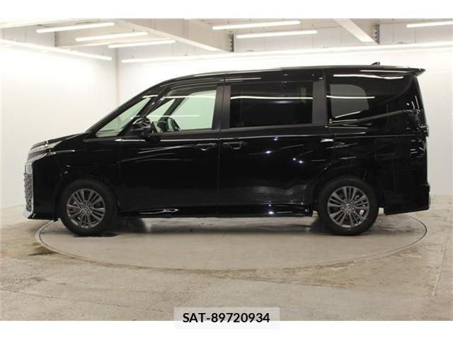 Toyota VOXY 2024-07 6817899-7