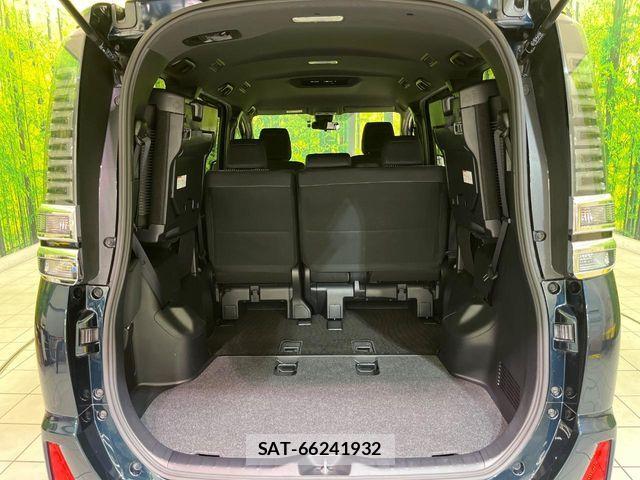Toyota VOXY 2019-10 6817922-11