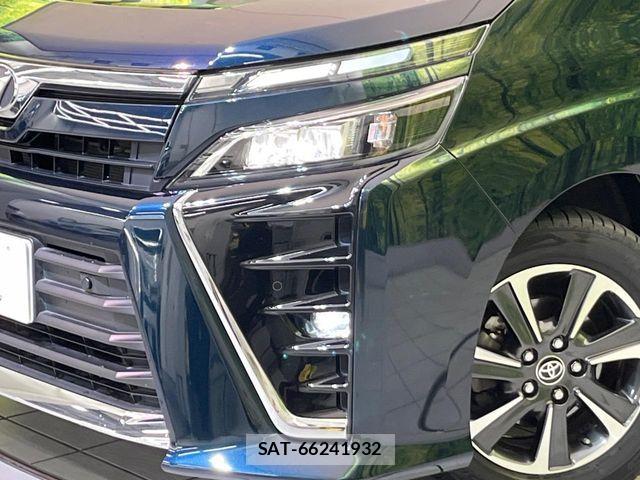 Toyota VOXY 2019-10 6817922-12