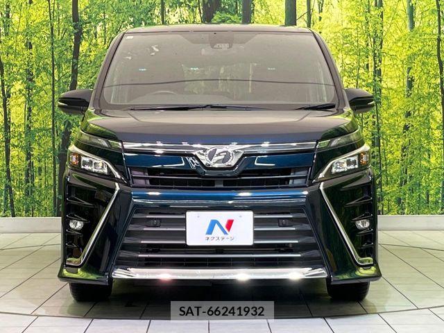 Toyota VOXY 2019-10 6817922-14