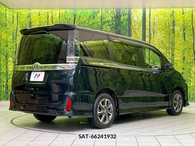 Toyota VOXY 2019-10 6817922-17