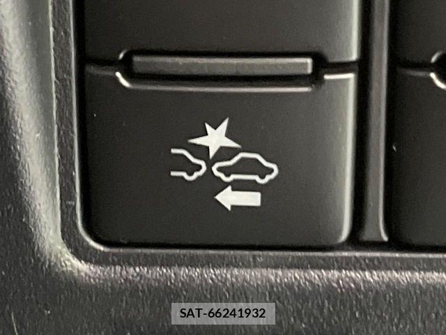 Toyota VOXY 2019-10 6817922-5