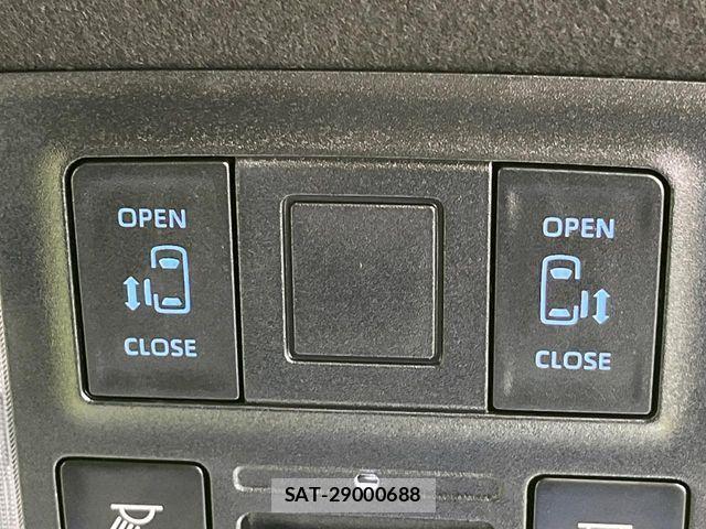 Toyota VOXY 2024-04 6817896-4