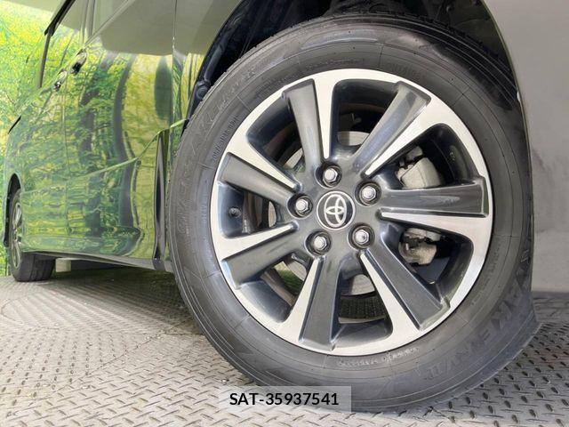Toyota VOXY 2019-10 6817908-13