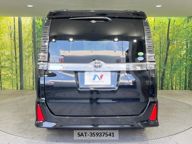 Toyota VOXY 2019-10 6817908-15