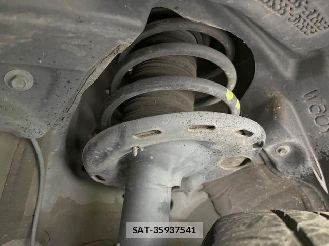 Toyota VOXY 2019-10 6817908-19