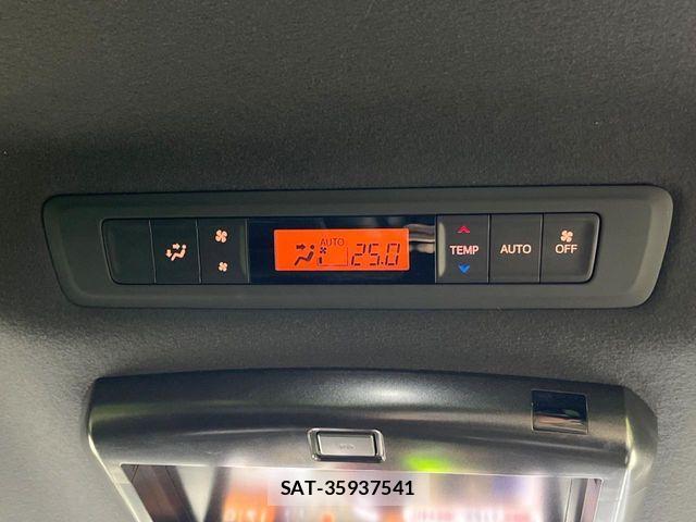 Toyota VOXY 2019-10 6817908-6