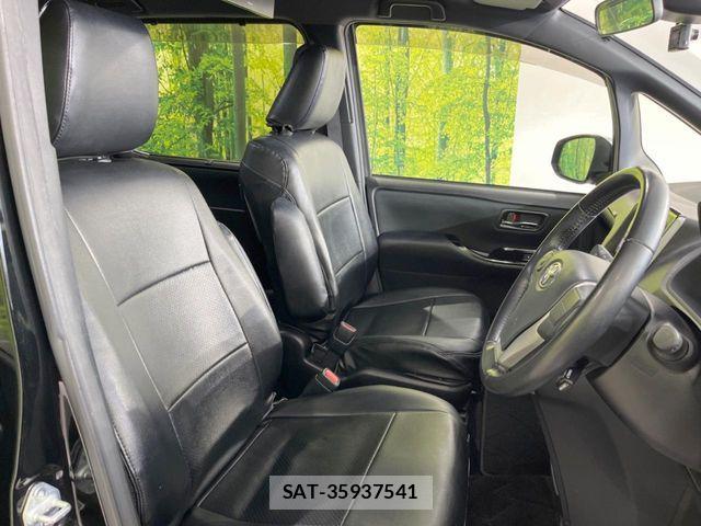 Toyota VOXY 2019-10 6817908-7
