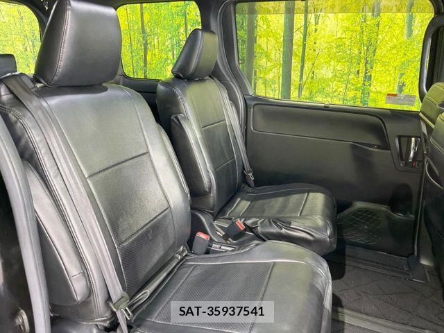 Toyota VOXY 2019-10 6817908-8