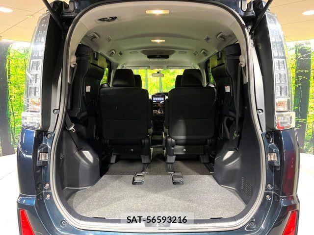 Toyota VOXY 2015-09 6817950-10