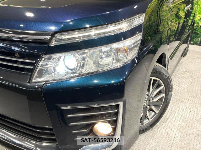 Toyota VOXY 2015-09 6817950-12