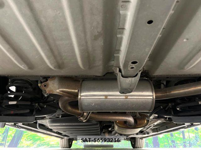 Toyota VOXY 2015-09 6817950-19