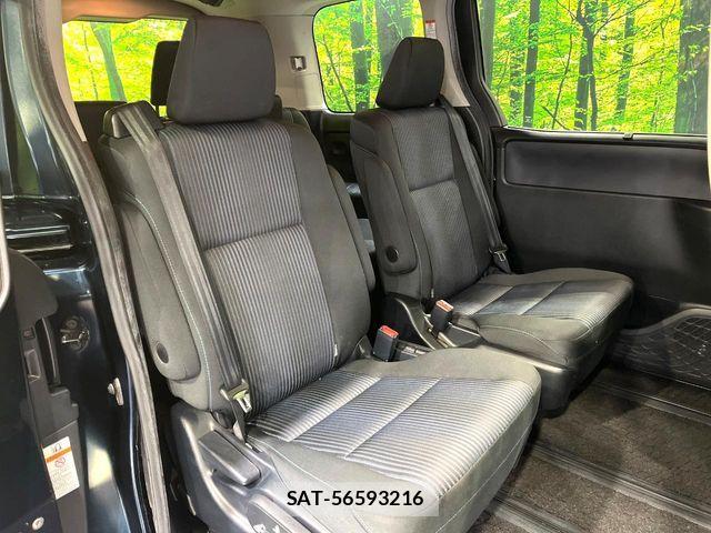 Toyota VOXY 2015-09 6817950-8