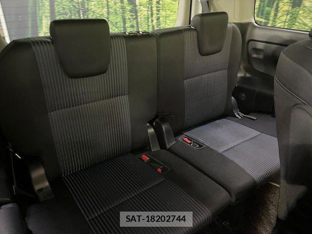 Toyota VOXY 2015-02 6817942-9