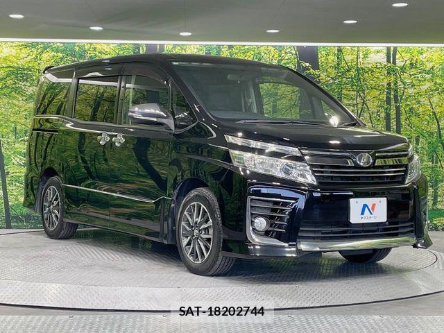 Toyota VOXY 2015-02 6817942-16