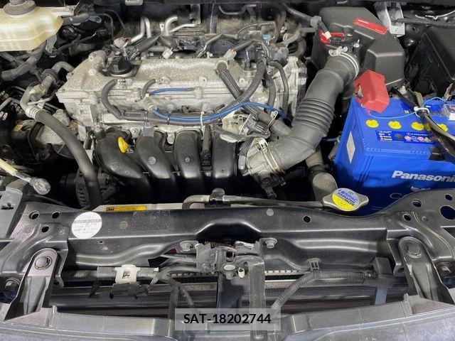Toyota VOXY 2015-02 6817942-18