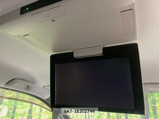 Toyota VOXY 2015-02 6817942-2