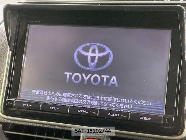 Toyota VOXY 2015-02 6817942-4