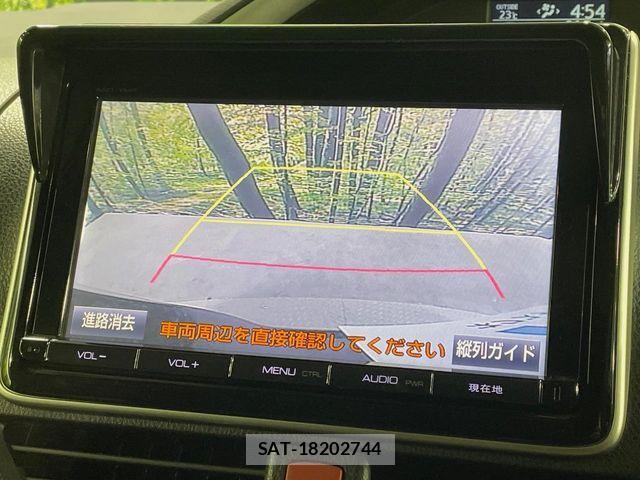 Toyota VOXY 2015-02 6817942-5