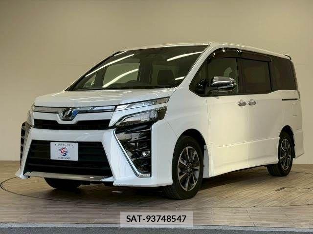 Toyota VOXY 2018-03 6817909-13