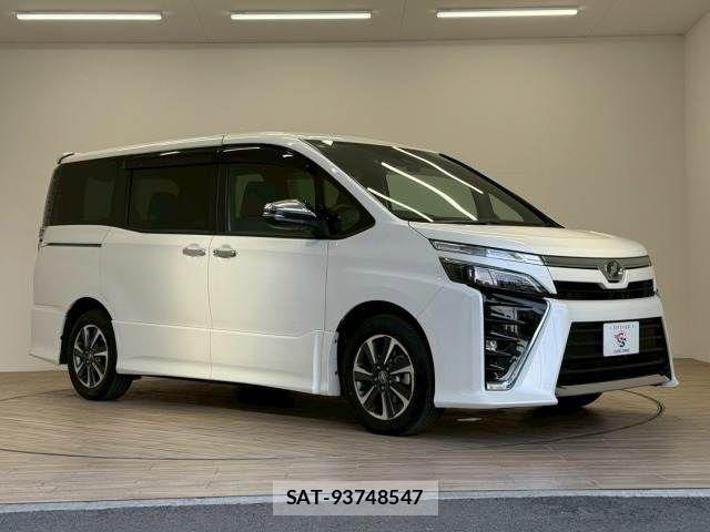 Toyota VOXY 2018-03 6817909-14