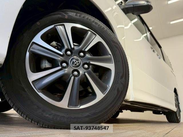 Toyota VOXY 2018-03 6817909-17