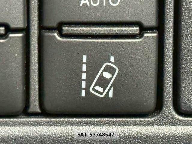 Toyota VOXY 2018-03 6817909-5
