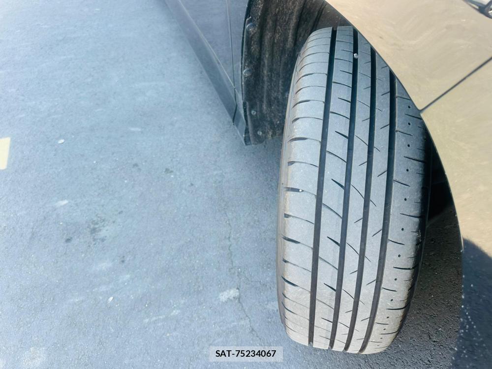 Toyota VOXY 2023 6804172-31