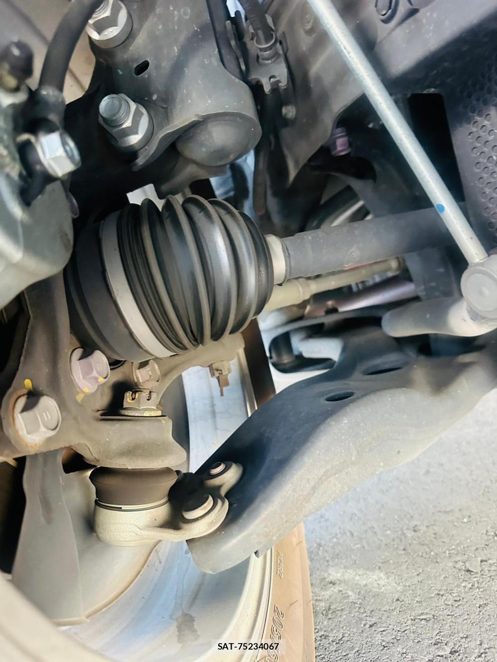 Toyota VOXY 2023 6804172-32