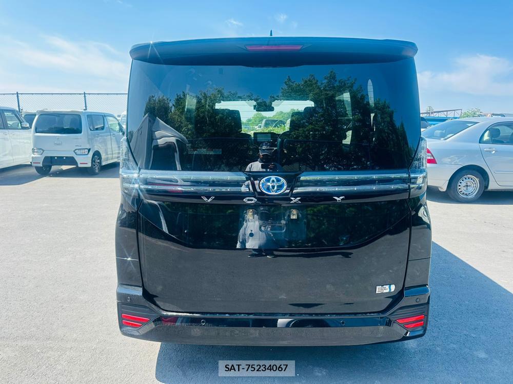 Toyota VOXY 2023 6804172-3