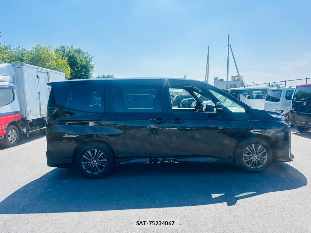 Toyota VOXY 2023 6804172-5