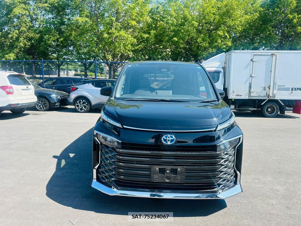 Toyota VOXY 2023 6804172-7