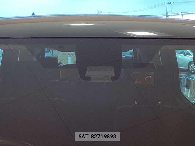 Toyota VOXY 2017-02 6915150-17