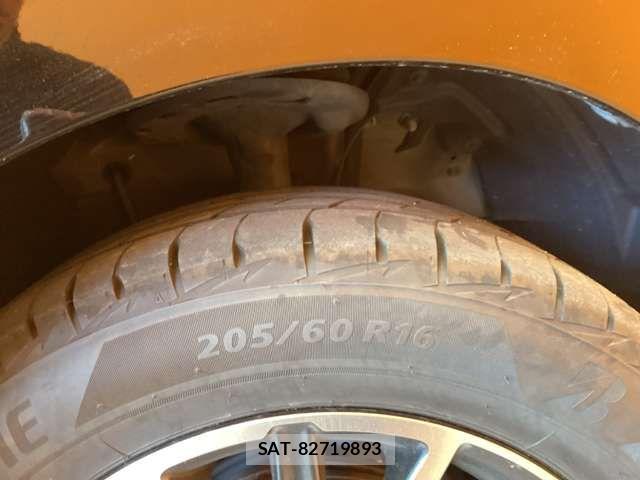 Toyota VOXY 2017-02 6915150-18