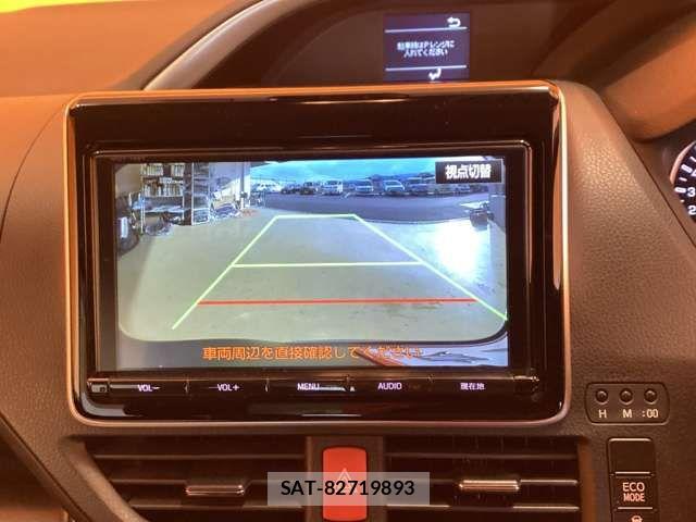 Toyota VOXY 2017-02 6915150-7