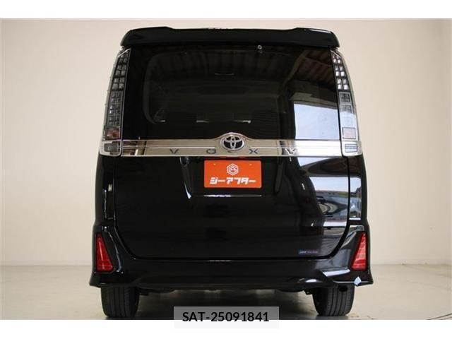 Toyota VOXY 2016-09 6915179-9
