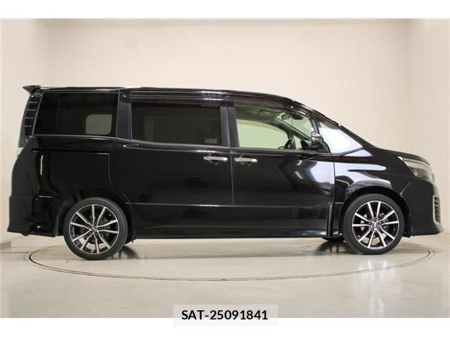 Toyota VOXY 2016-09 6915179-11