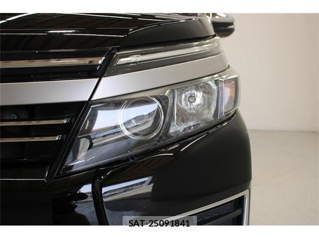 Toyota VOXY 2016-09 6915179-13