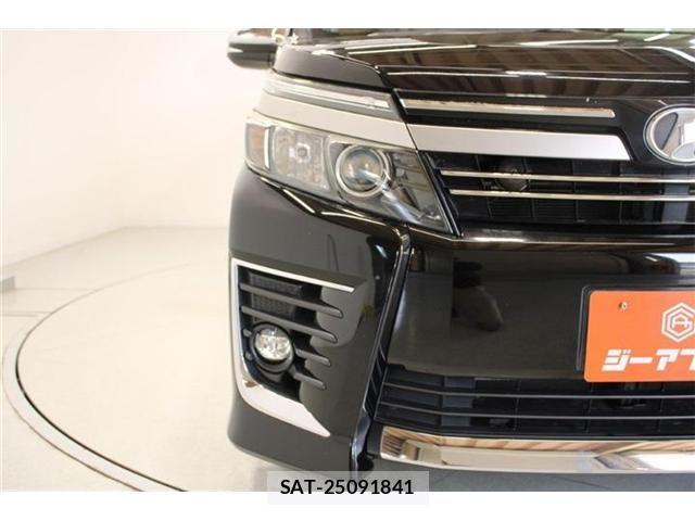 Toyota VOXY 2016-09 6915179-14